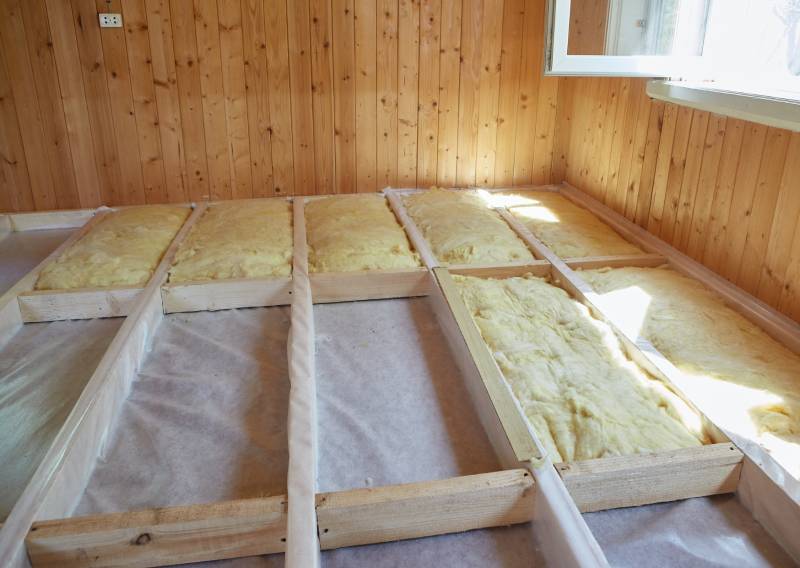 Isolation des combles prix au m2 par soufflage pour isolation thermique de maison à Bordeaux