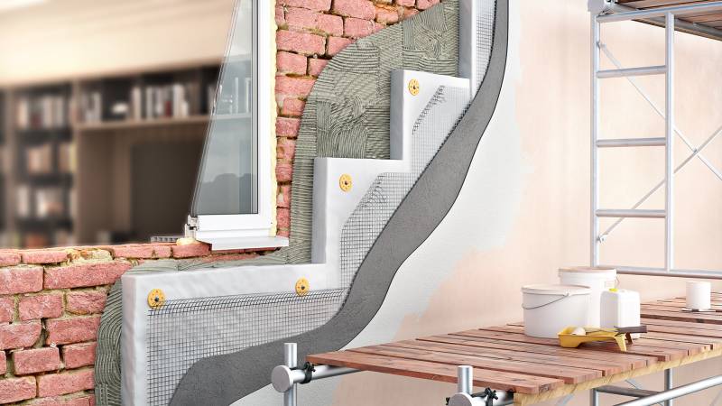 Isolation des murs en pierre avec mousse polyuréthane projetée dans une maison en pierre près de Bordeaux Bouscat