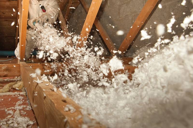 Comparaison des matériaux isolants face à l'humidité